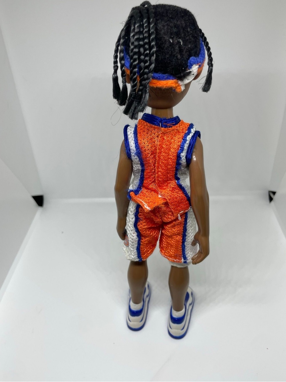 Bratz Basketball Dylan with Orange & Blue Uniform - MGA - Picture 2 of 4